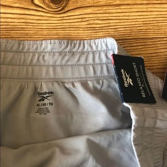 NWT Reebok Tempo Shorts in Silver Sconce - Picture 4 of 6